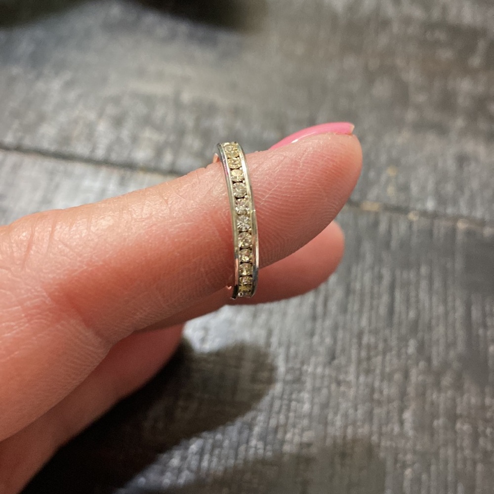 NWOT Size 6.75 Silver Tone Crystal Band Eternity Ring! - Picture 4 of 5